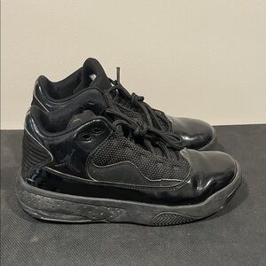 Nike Air Jordan 12 Retro Boy Size 6Y Purple Athletic Shoes Sneakers 153265-617